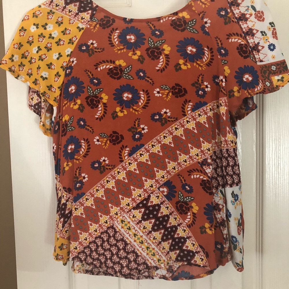 Chloe & Katie Crop Blouse Size Medium